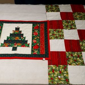 Christmas 🎄 wall hanging & runner for table